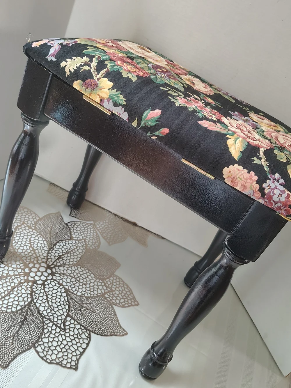 Vintage Floral Upholstered Accent Stool - Black Floral Storage 17